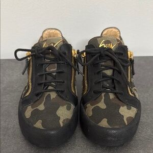Preloved Giuseppe Zanotti Camouflage Sneakers with Gold Accents